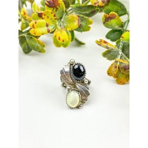 Vintage Sterling Ring / Sterling Silver Ring / Back Onyx Ring / Mother of Pearl